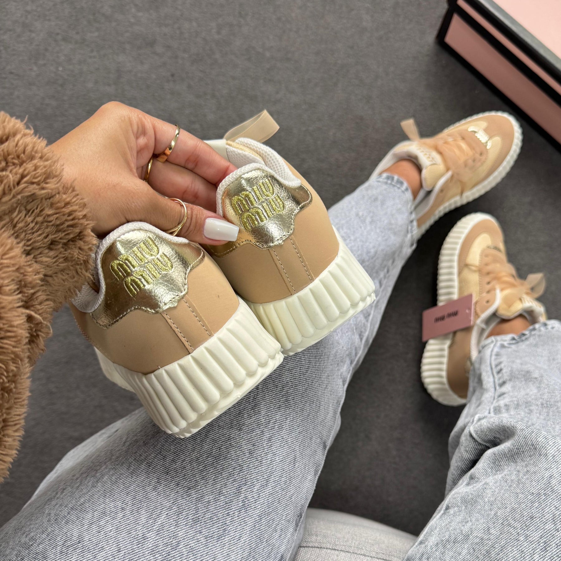 Tênis Casual Quenz  Miu Miu - Dakar Palha/ Amêndoa / Ouro