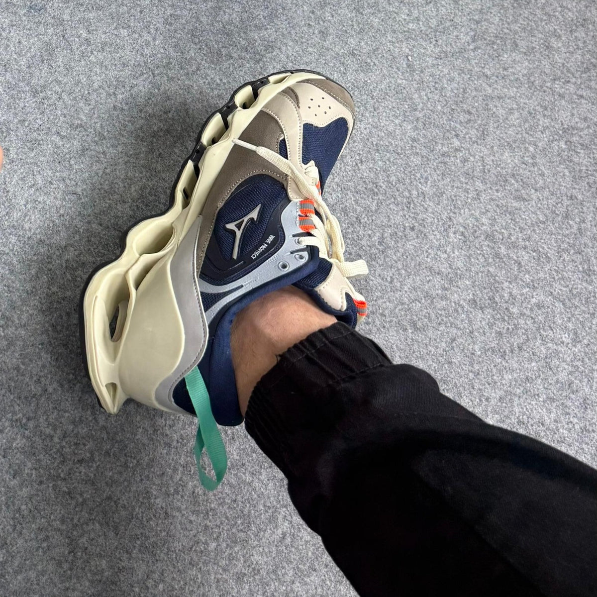 Tênis Mizuno Wave Beta 2 - Creme / Marinho - [Refletivel]