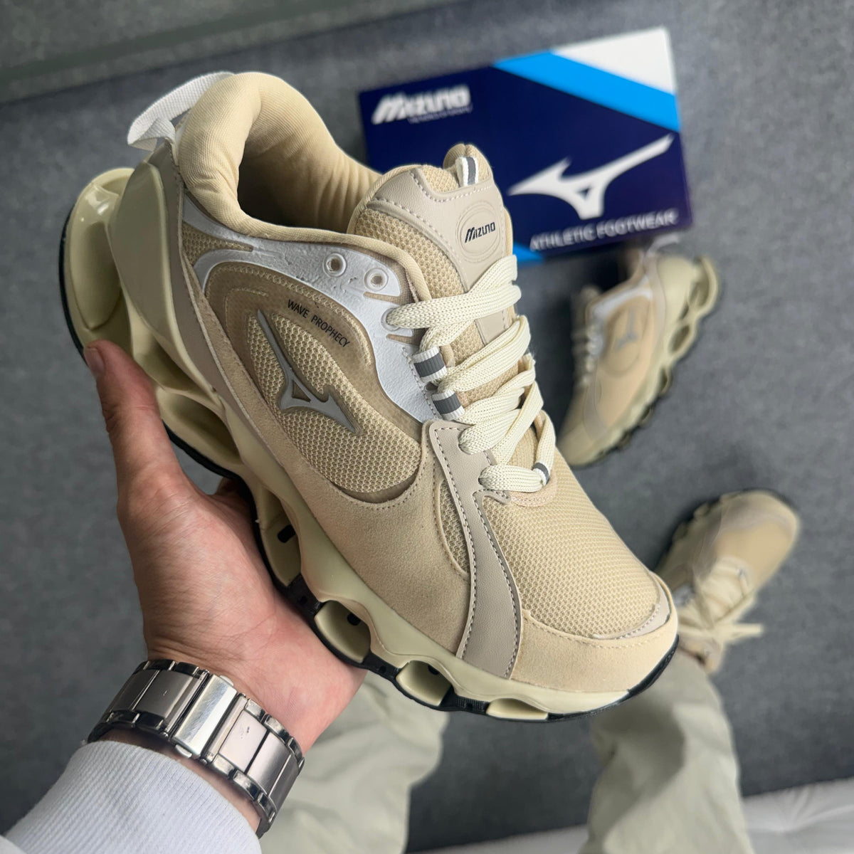 Tênis Mizuno Wave Beta 2 - Creme - [Refletivel]