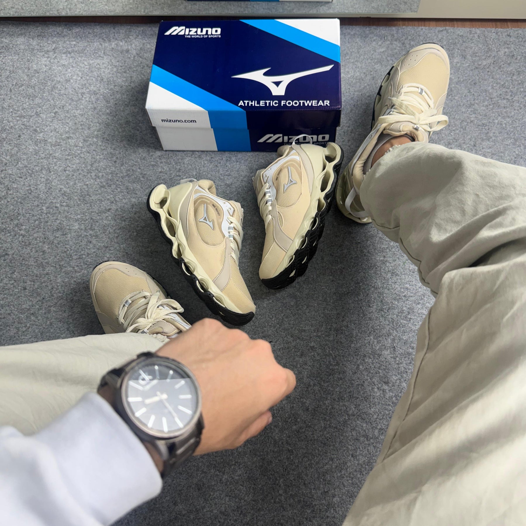 Tênis Mizuno Wave Beta 2 - Creme - [Refletivel]