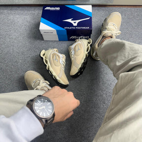 Tênis Mizuno Wave Beta 2 - Creme - [Refletivel]