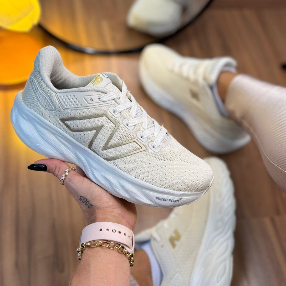 Tênis New Balance Fresh Foam X - Bege