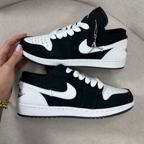 Tênis Air Jordan - Preto / Branco