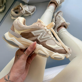 Tênis New Balance 9060 - Bege / Caramelo