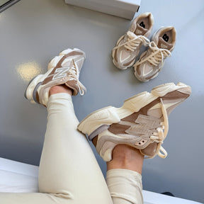 Tênis New Balance 9060 - Bege / Caramelo