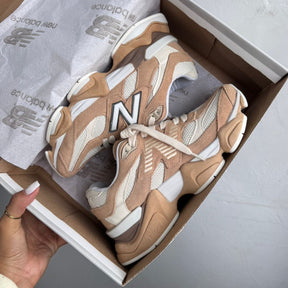 Tênis New Balance 9060 - Off / Caramelo