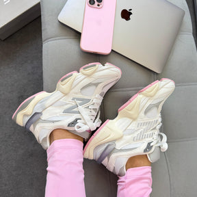 Tênis New Balance 9060 - Branco / Cinza / Rosa
