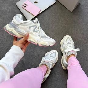 Tênis New Balance 9060 - Branco / Cinza / Rosa