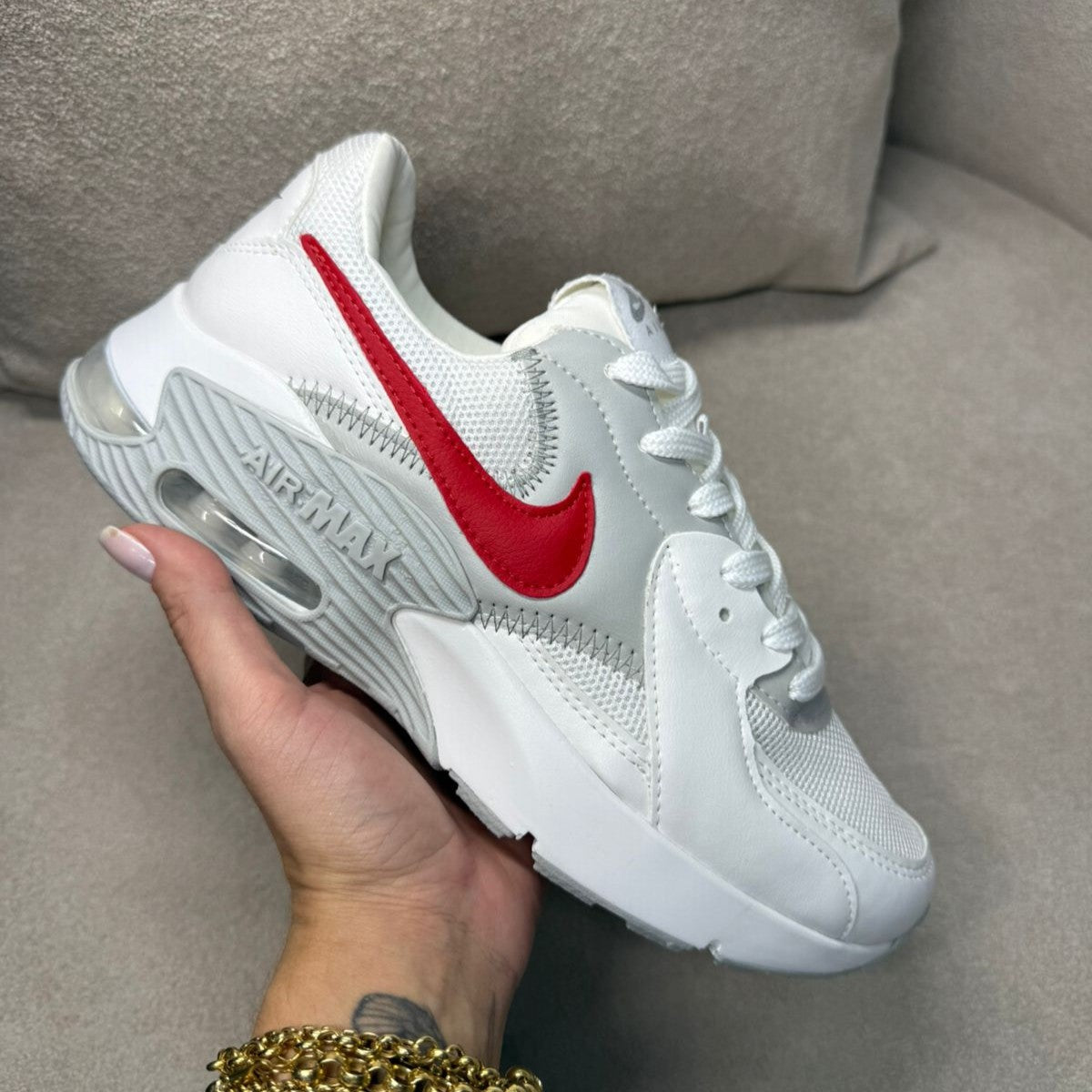Tênis Nike Air Max Excee - Branco / Cinza / Vermelho