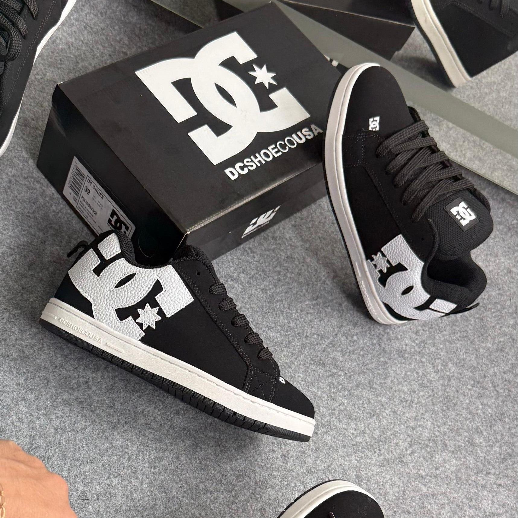 Tênis DC Court Graffik - Preto Nobuck