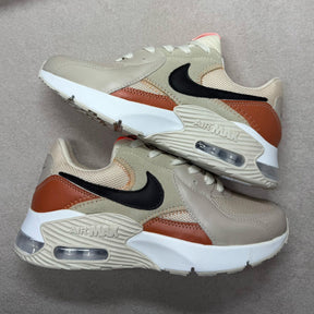 Tênis Nike Air Max Excee - Off / Bronze