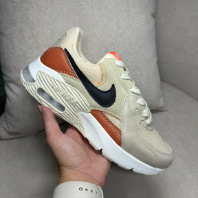 Tênis Nike Air Max Excee - Off / Bronze