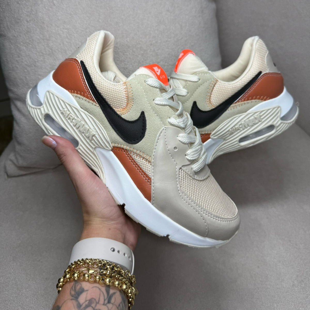 Tênis Nike Air Max Excee - Off / Bronze