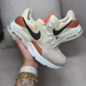 Tênis Nike Air Max Excee - Off / Bronze