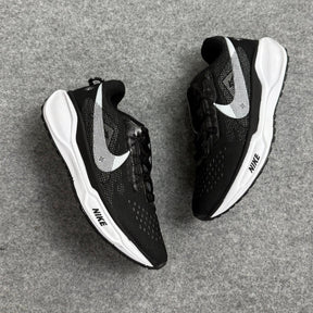 Tênis Nike Pegasus Trail - Preto / Branco