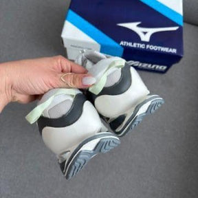 Tênis Mizuno Wave Beta 2 - Cinza / Branco