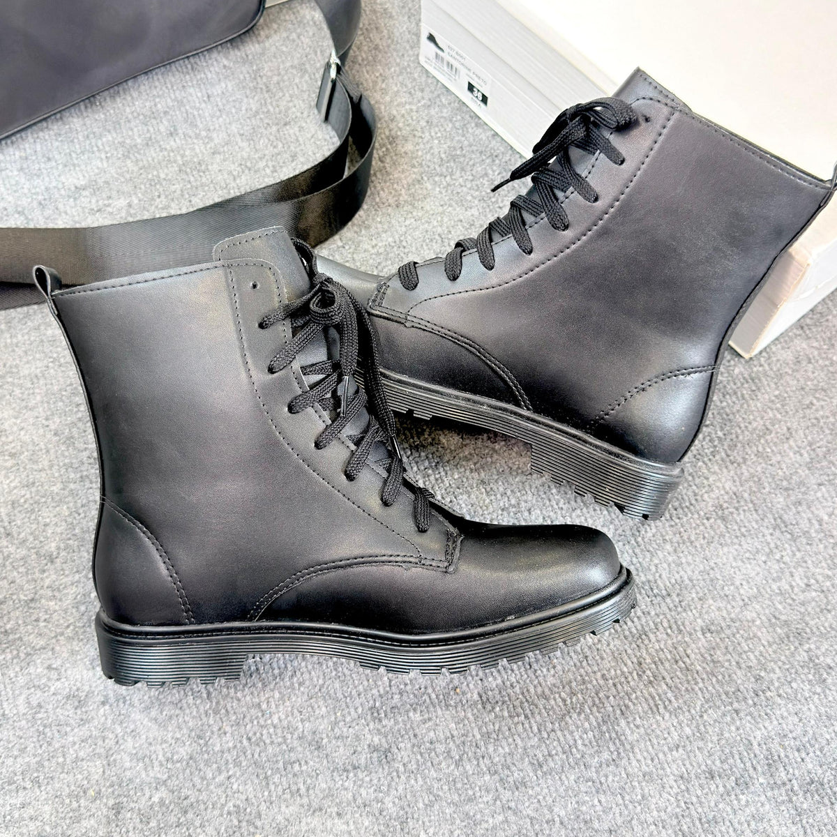 Bota Cano Baixo - Preto