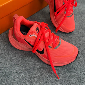 Tênis Nike Vomero 18 Prime - Salmão