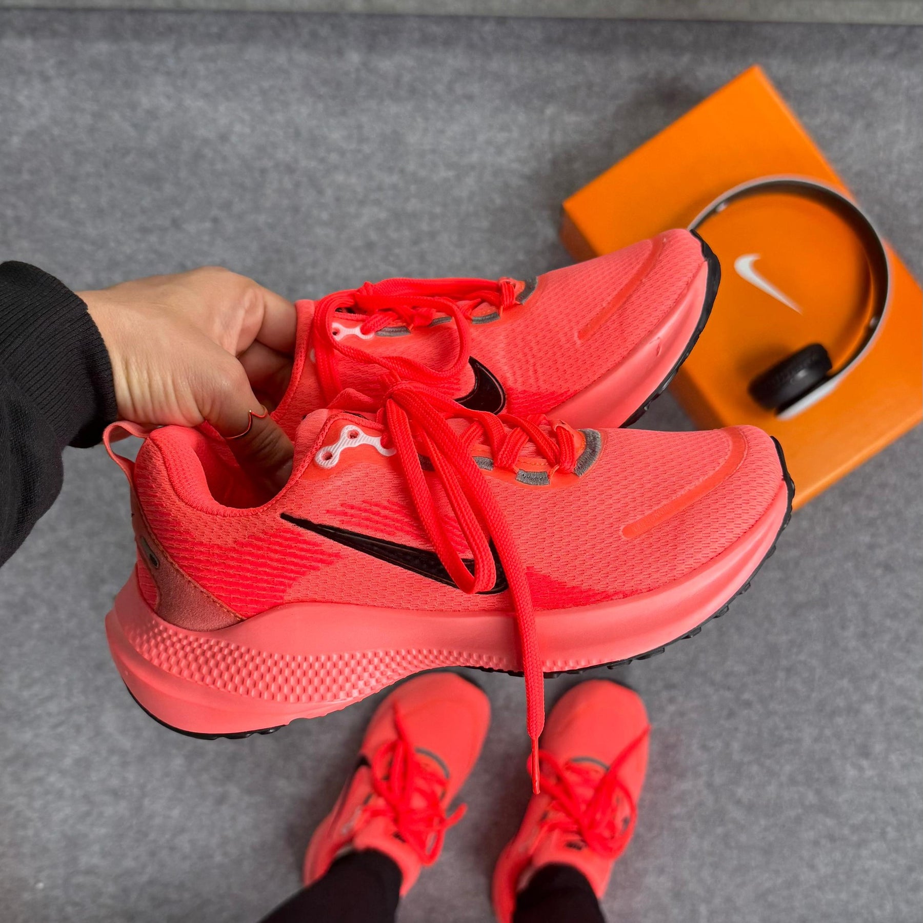 Tênis Nike Vomero 18 Prime - Salmão