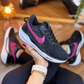 Tênis Nike Pegasus Trail - Preto / Pink