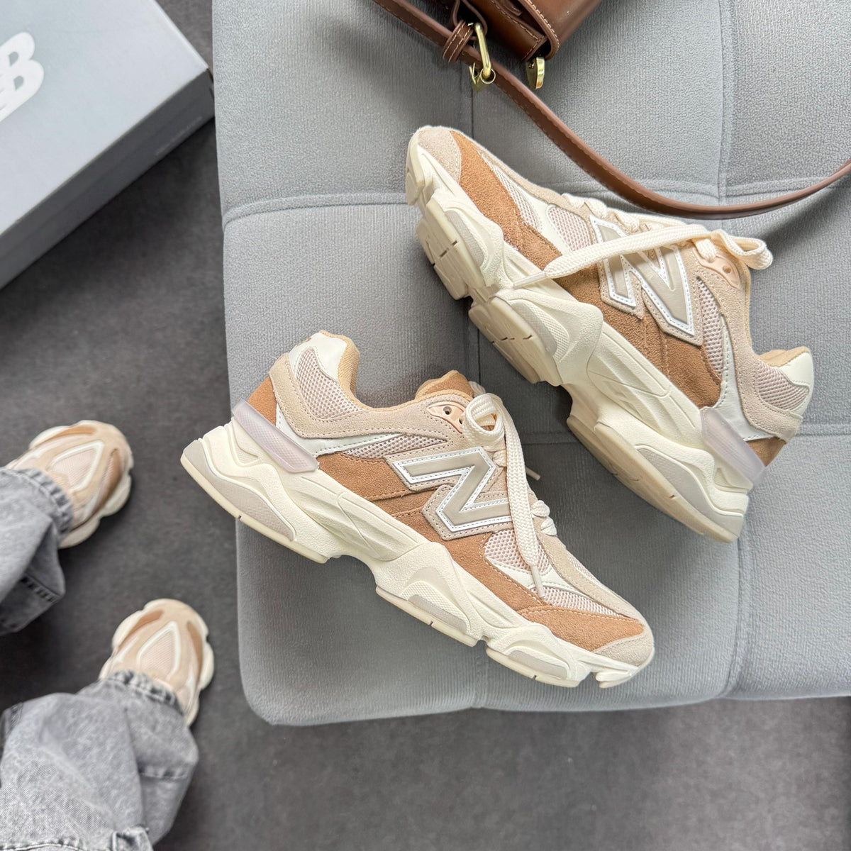 Tênis New Balance 9060 - Off / Caramelo