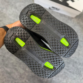 Tênis Vomero Premium - Preto / Verde Flúor