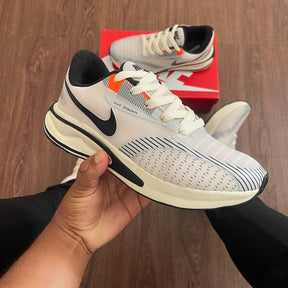 Tênis Nike Journey - Off / Preto