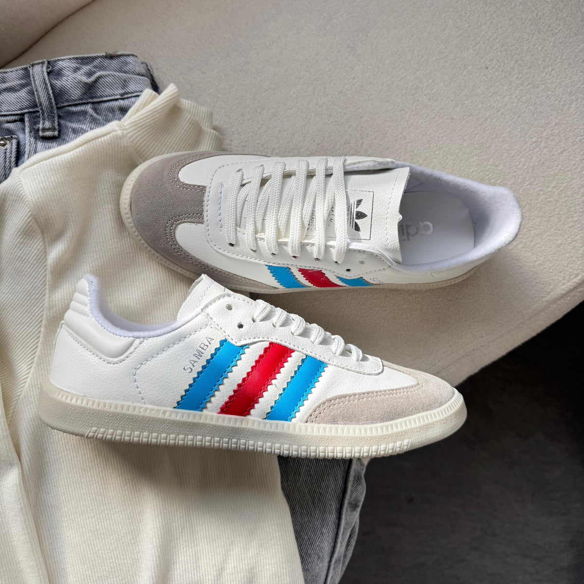Tênis Samba OG - Branco / Azul / Vermelho
