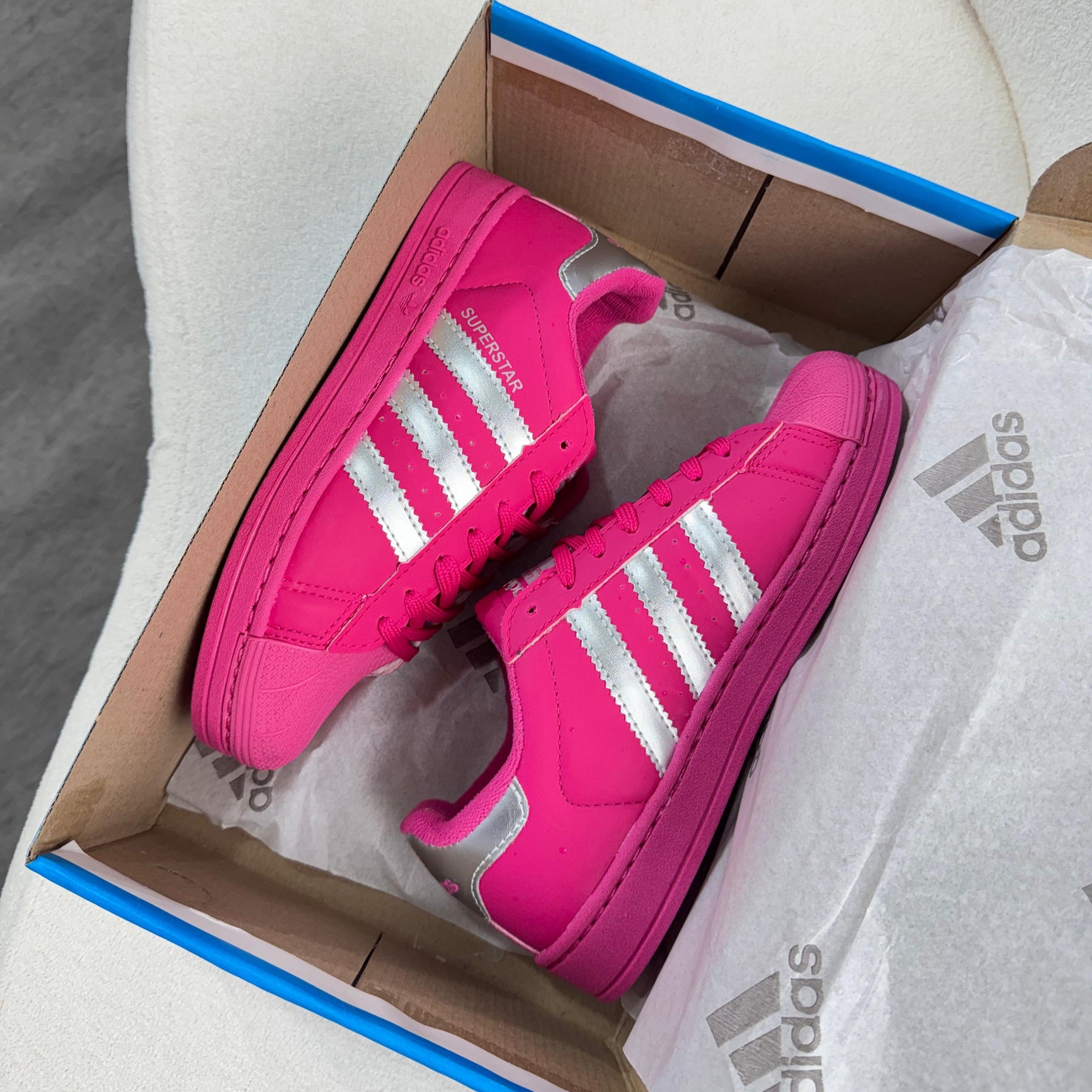 Tênis Adidas Super Star - Boca Rosa