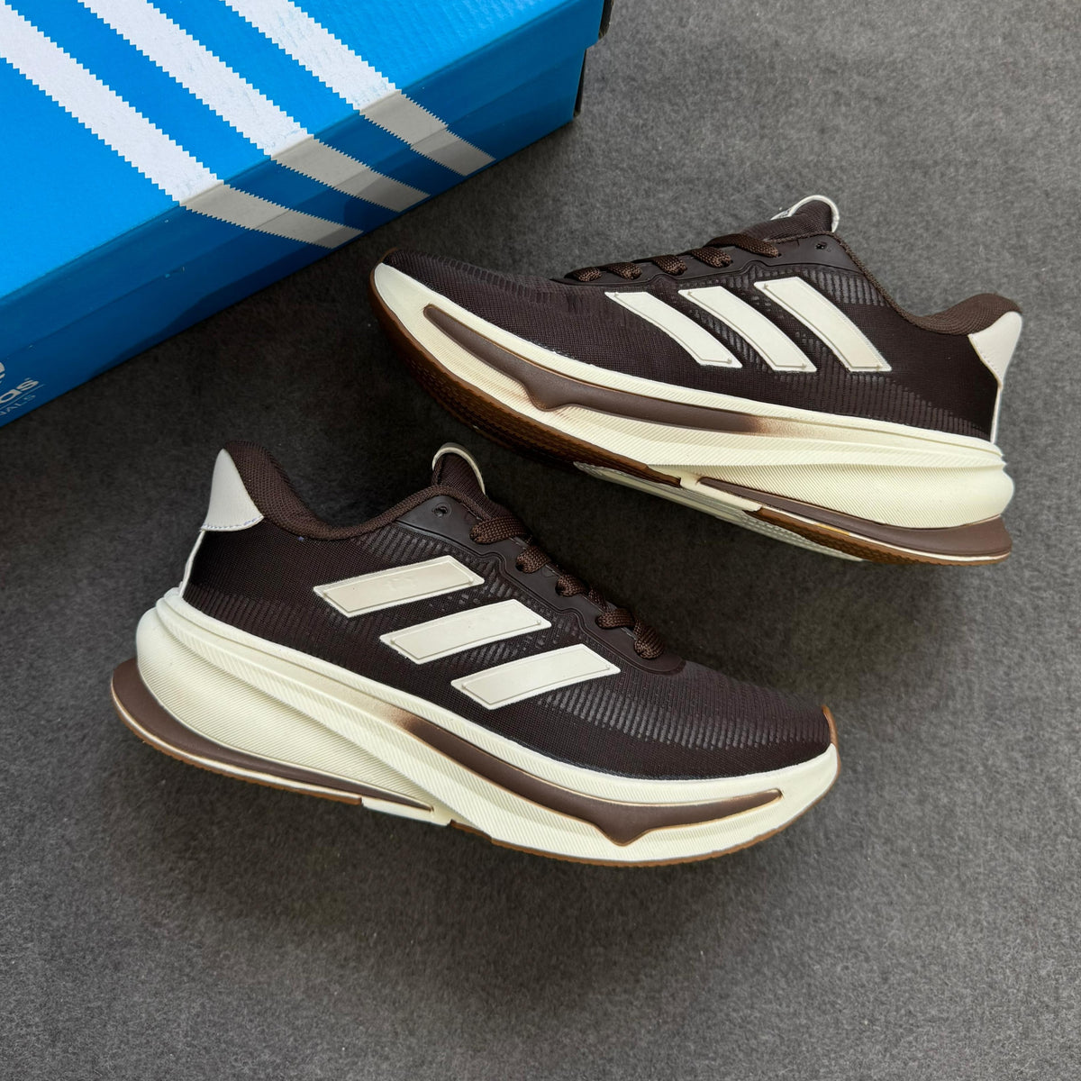 Tênis Adidas Supernova - Café