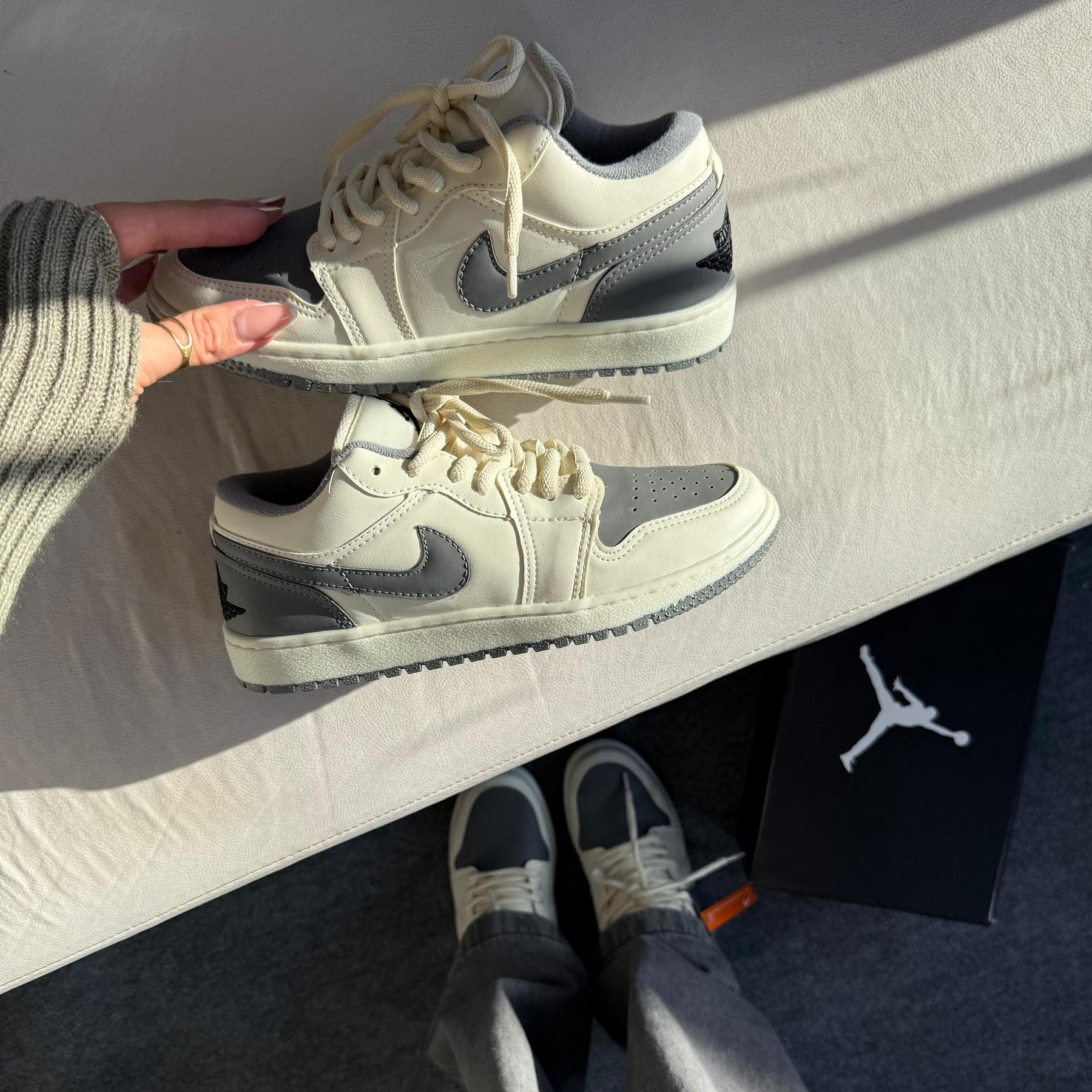 Tênis  Air Jordan Low - Dunas/ Grafite