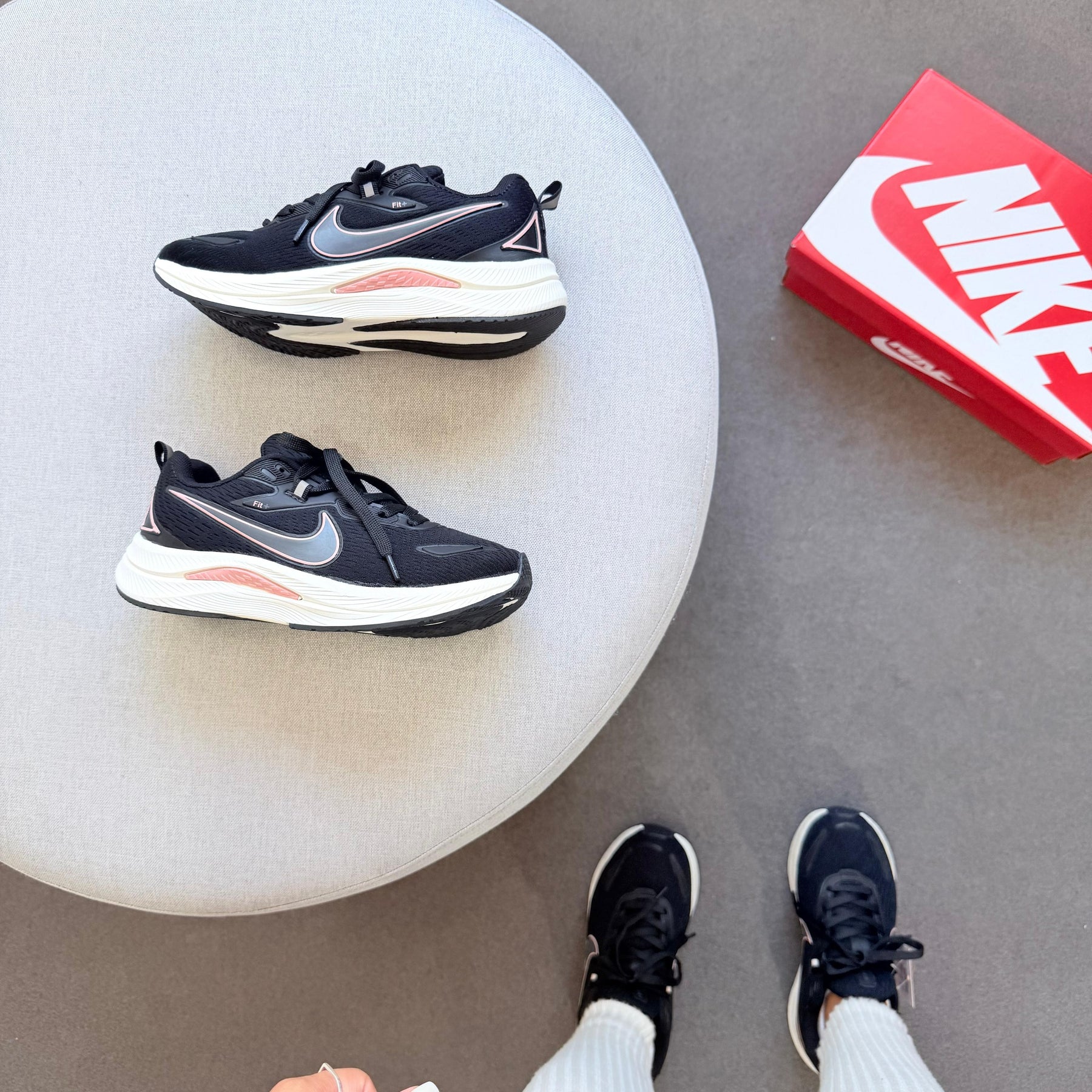 Tênis Nike Running EST 1972 - Preto / Nude