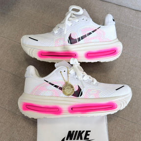 Tênis Vomero Premium - Branco / Pink