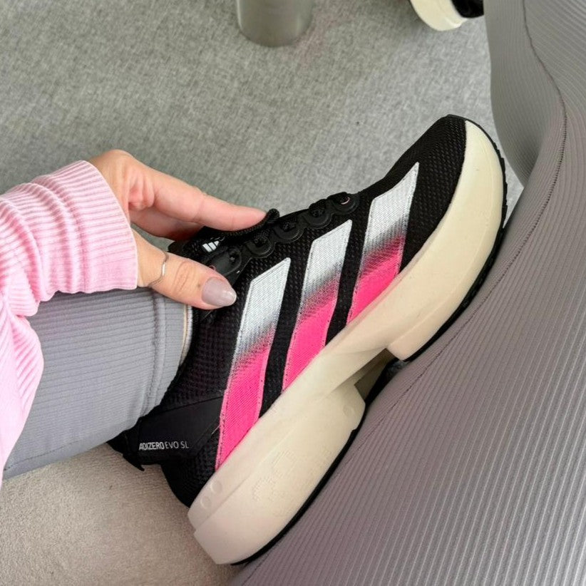 Tênis Adidas Adizero Adios Pro 4 - Preto / Branco / Rosa