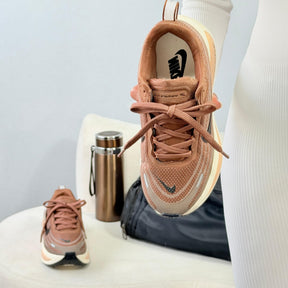 Tênis Nike Vomero Plus - Marrom / Off