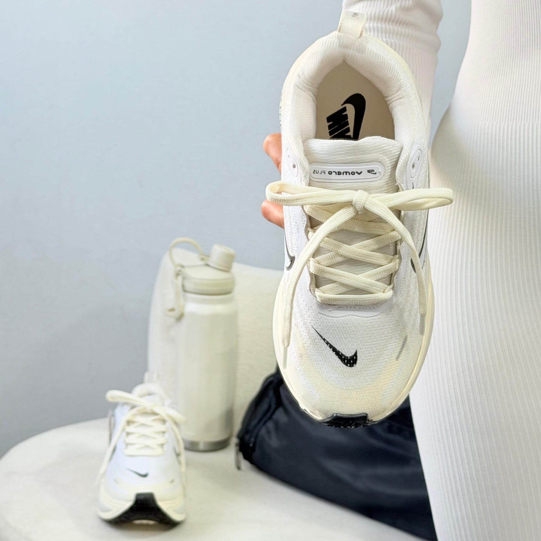 Tênis Nike Vomero Plus - Branco / Off
