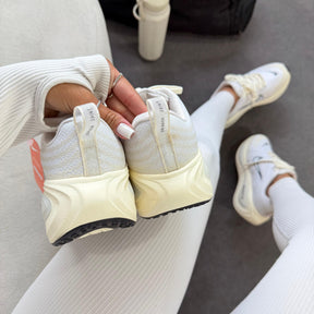 Tênis Nike Vomero Plus - Branco / Off