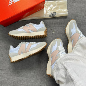 Tênis New Balance 327 - Off / Rosê