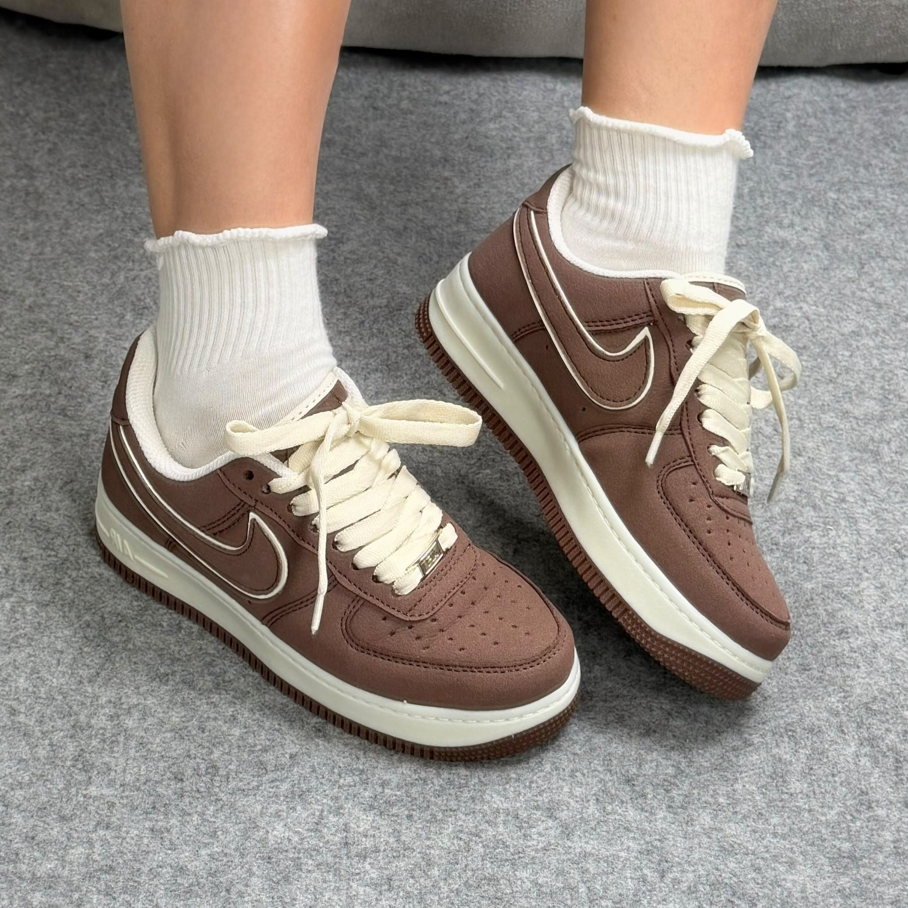 Tênis Nike Air Force Linha Luxo - Canela / Off