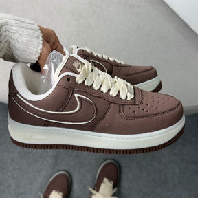 Tênis Nike Air Force Linha Luxo - Canela / Off