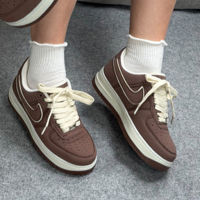 Tênis Nike Air Force Linha Luxo - Canela / Off