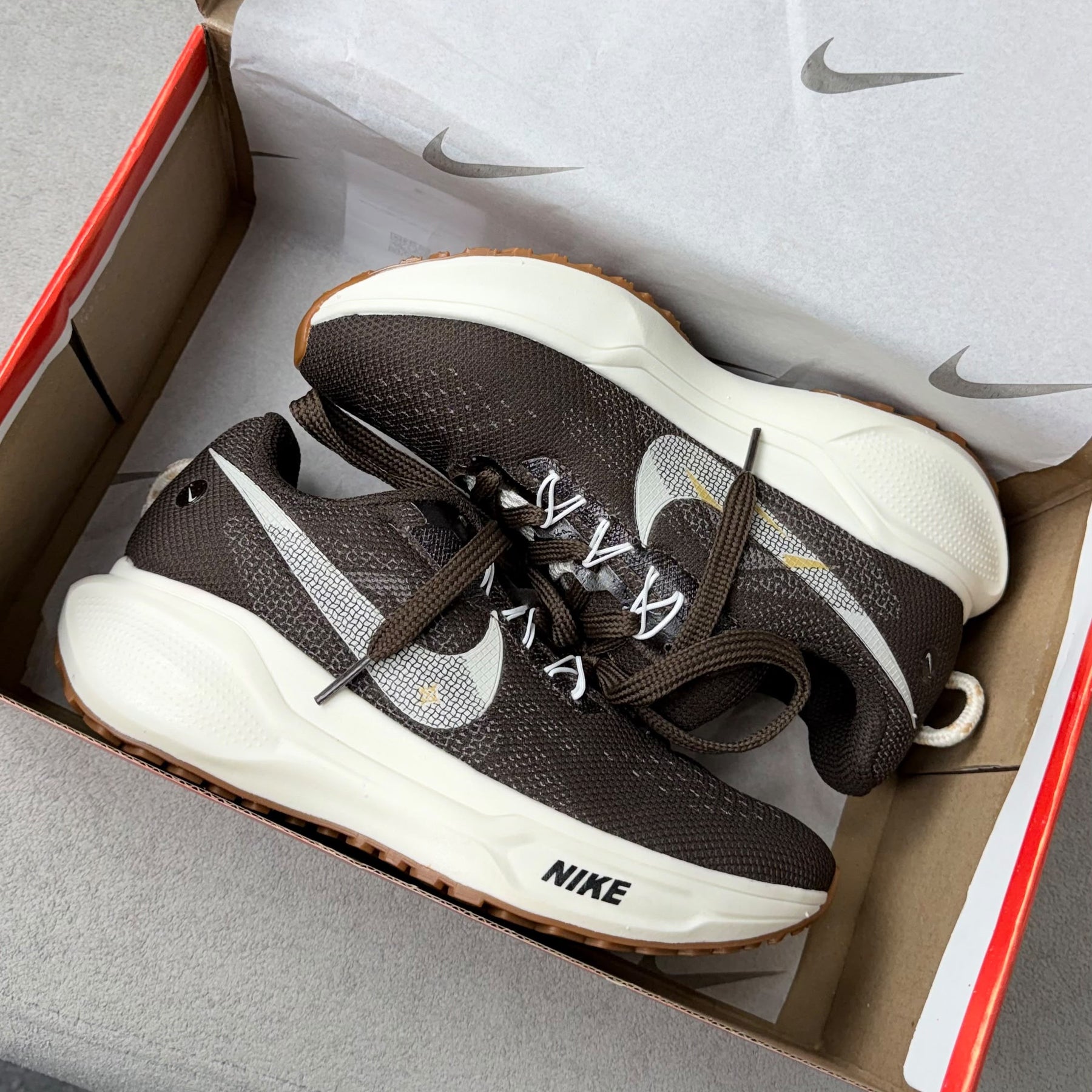 Tênis Nike Pegasus Trail 5 - Café
