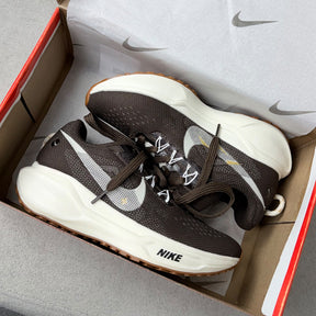 Tênis Nike Pegasus Trail 5 - Café
