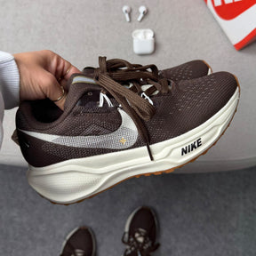 Tênis Nike Pegasus Trail 5 - Café