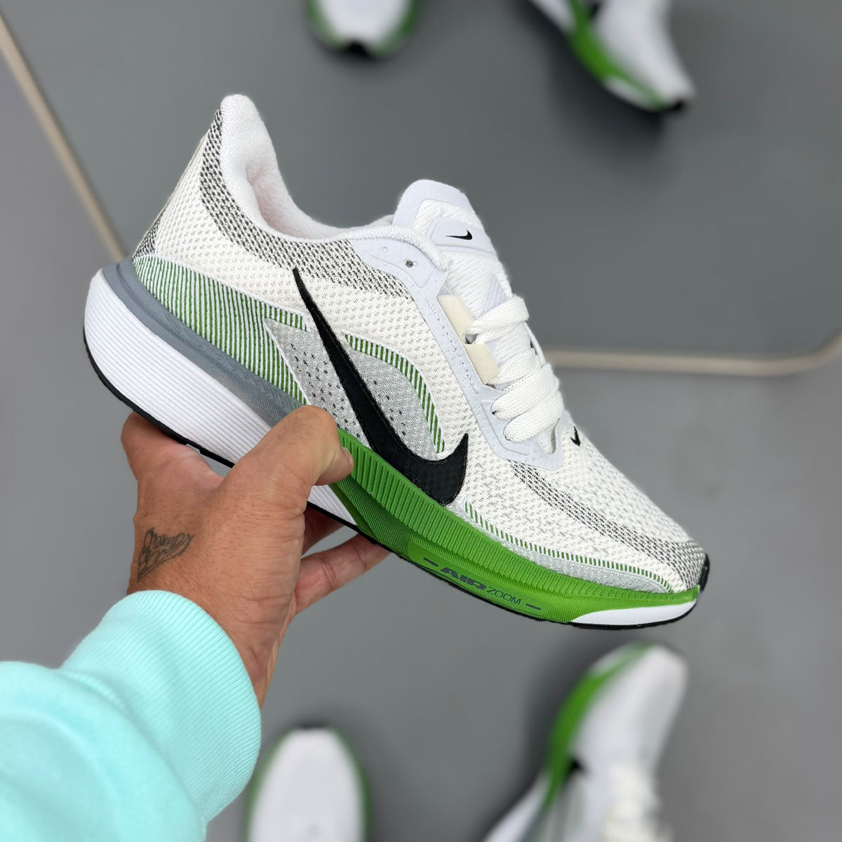Tênis Nike Pegasus 42 - Branco / Verde