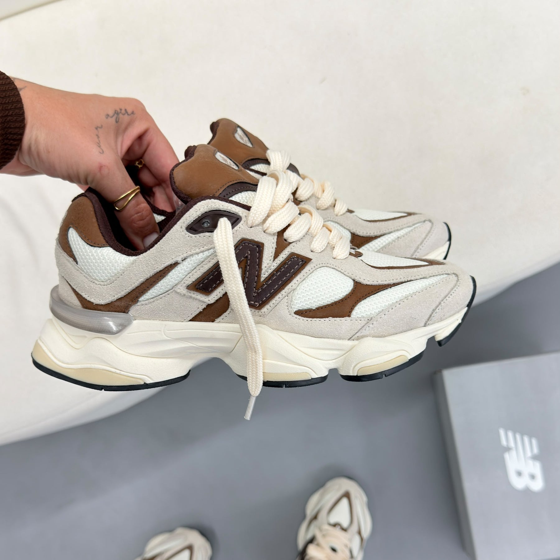 Tênis New Balance 9060 - Vanilla Coffe