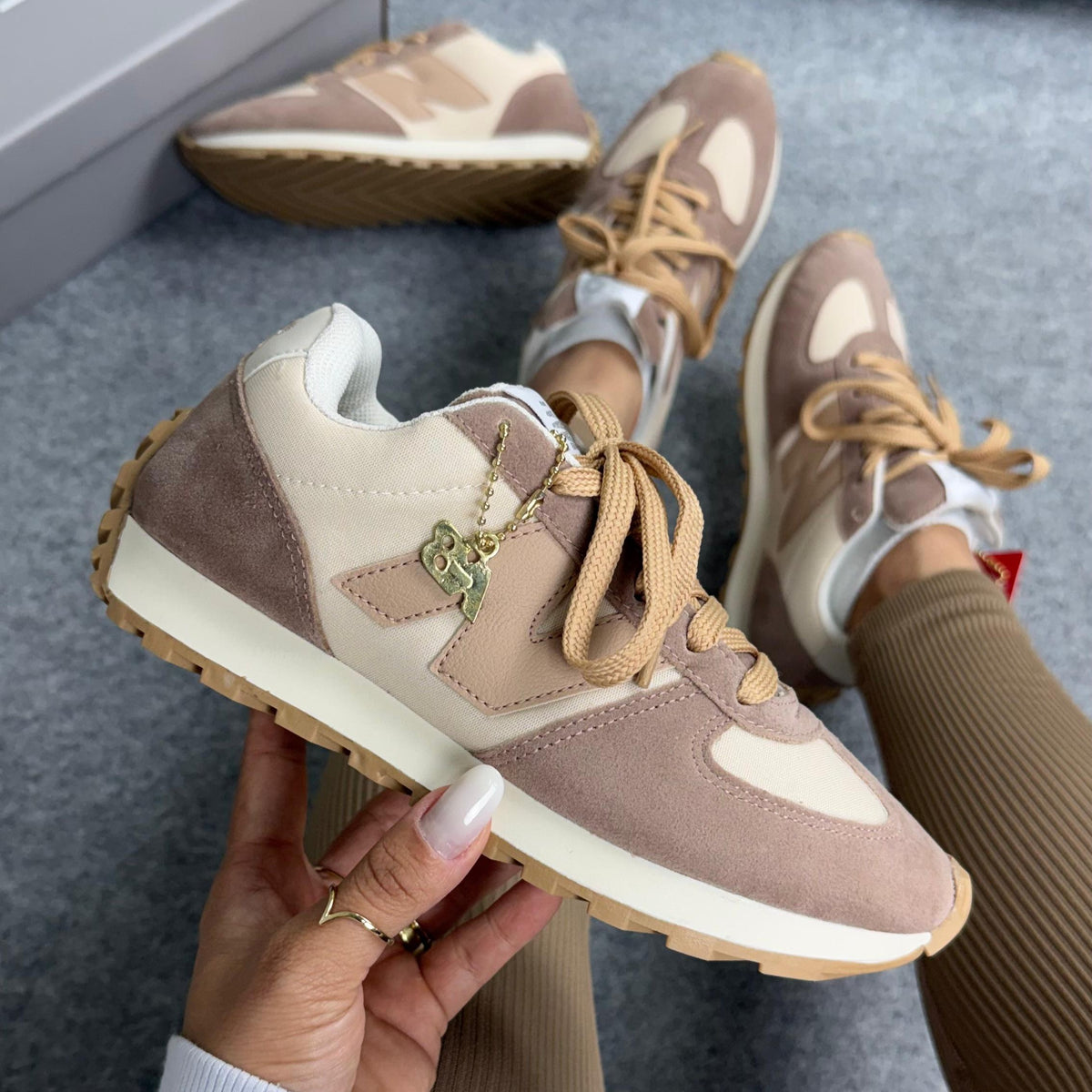 Tênis New Balance 327 - Bege