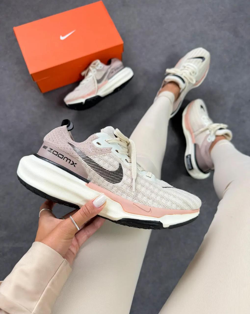 TÊNIS Nike ZoomX Invincible - Nude