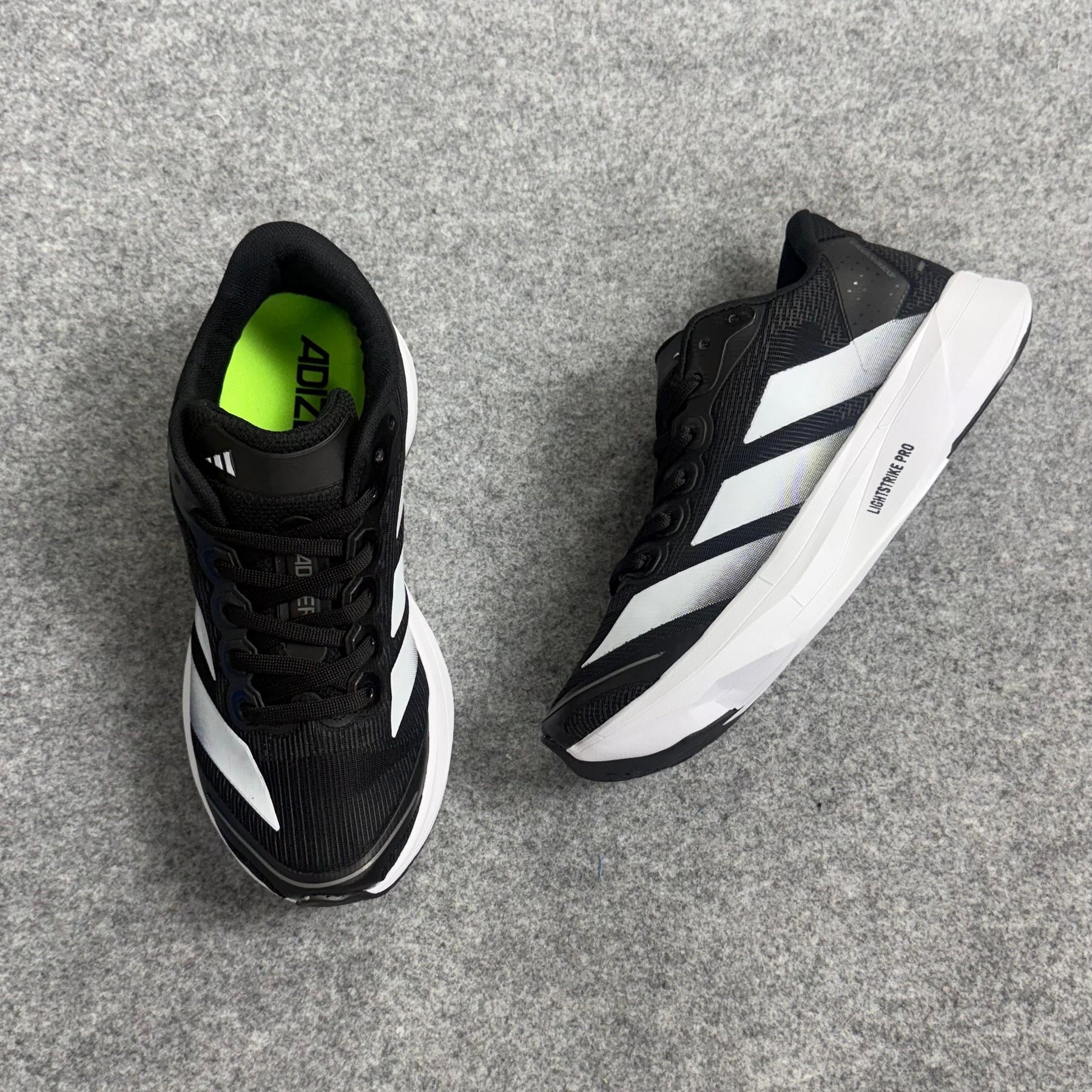 Tênis Adidas Boston 13 - Preto / Branco