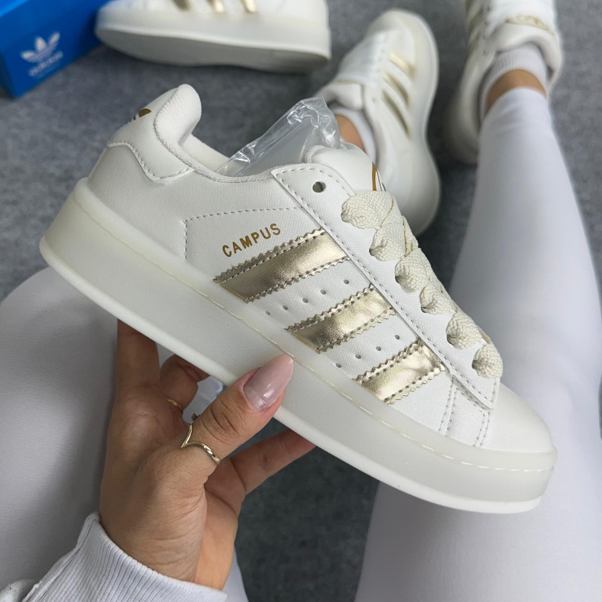 Tênis Adidas Campus 00s - Ouro Off